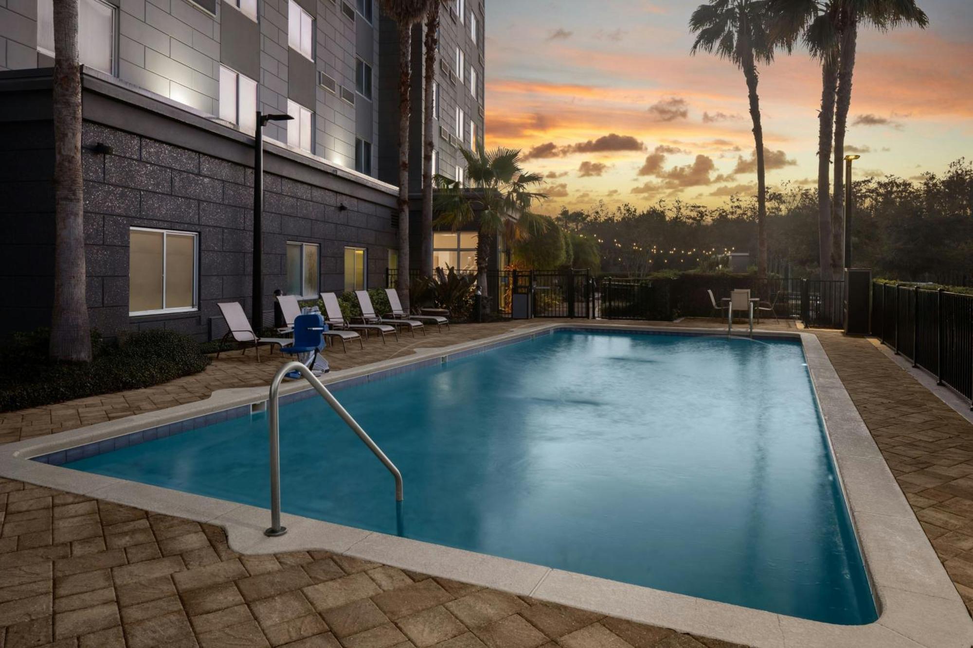 Courtyard By Marriott Orlando South/Grande Lakes Area Williamsburg Buitenkant foto